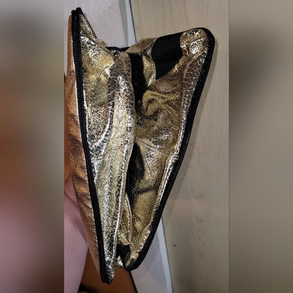 Packable Gold Victoria’s Secret Overnight Weekender Tote - Picture 3 of 8